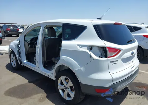 2015 Ford Escape z USA, uszkodzony, nr VIN 1FMTU0G90FUA81004